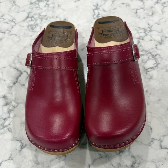 Troentorp “Raspberry” color Leather Clogs with Buckle New Without tags - Picture 1 of 8